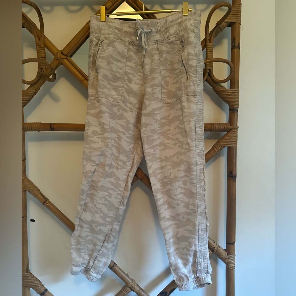 Athleta Linen Camo Joggers